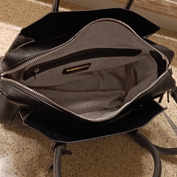 Black Handbag - Picture 4 of 5